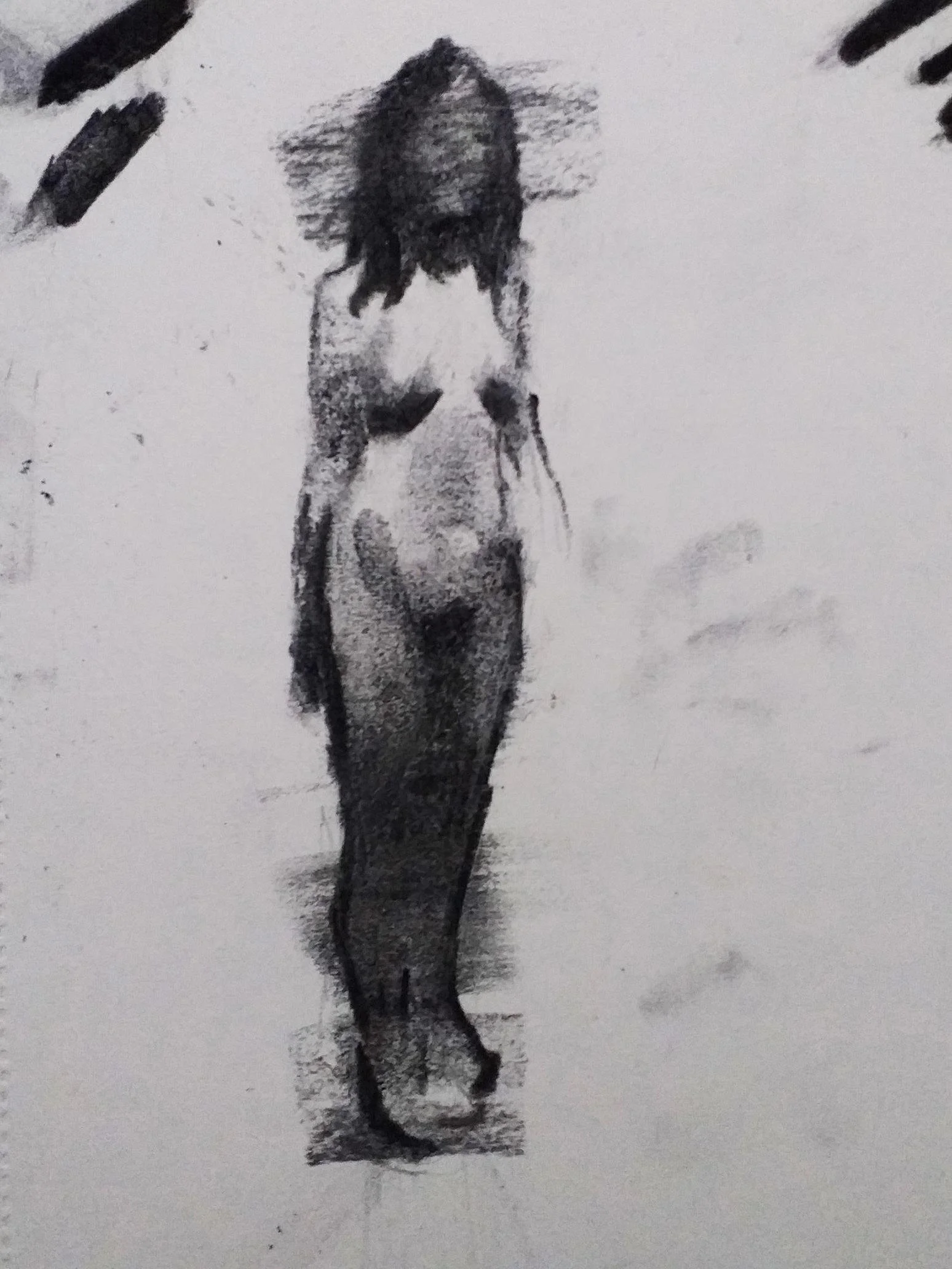 A portrait-format work by Guido Mauas presented on the western wall of the opening room.